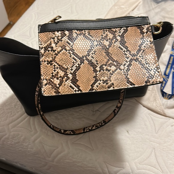 Black tote with matching wallet - Picture 2 of 4